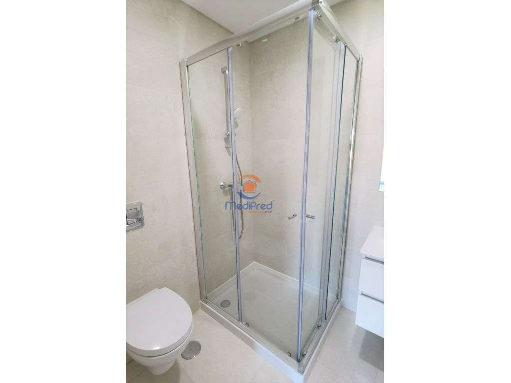 Apartamento T2, em condomínio privado, com BOX | Loures-15