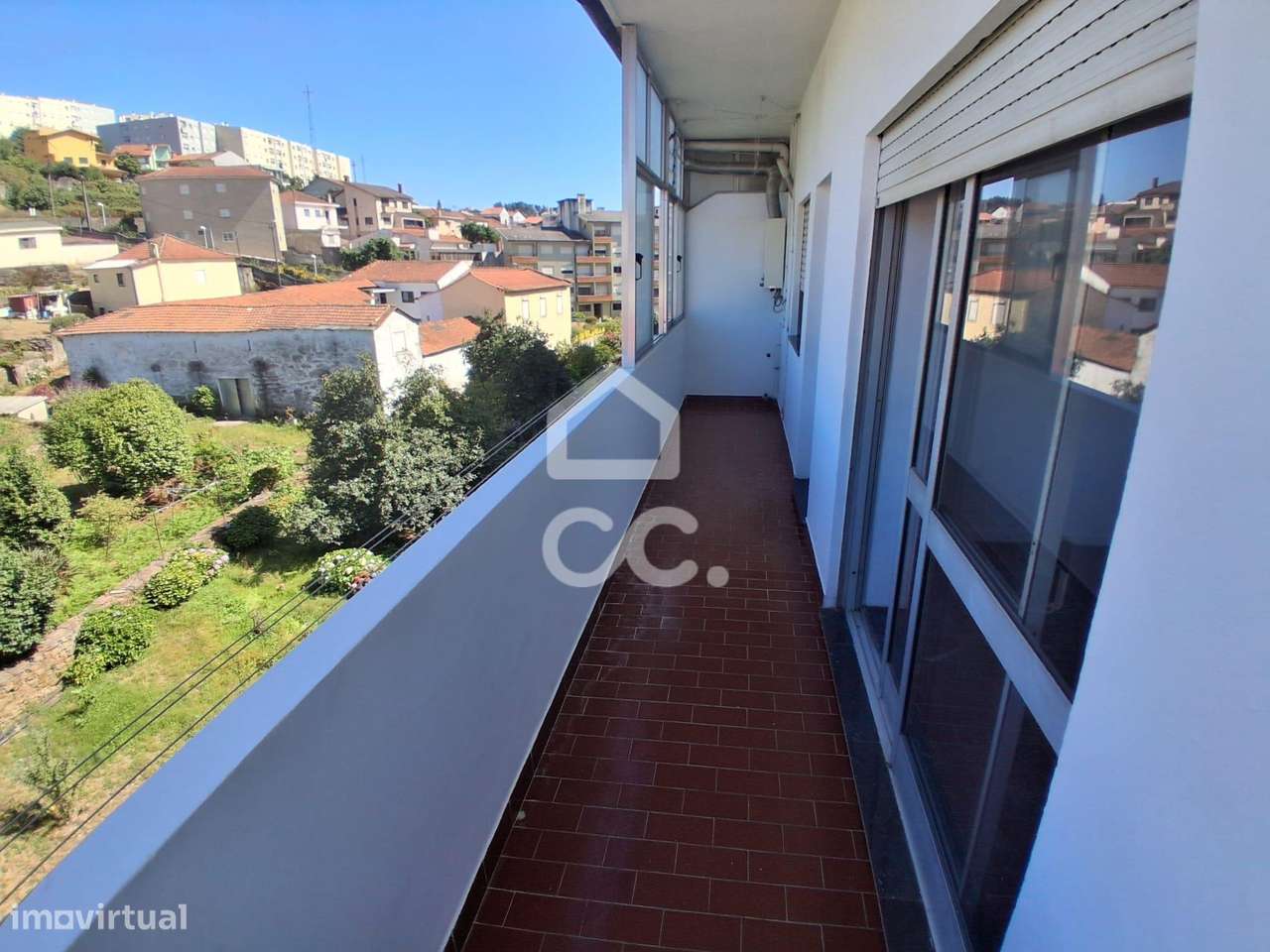 T3 Remodelado com 3 Frentes, Varandas e Elevador em Fânzeres, Gondomar-27
