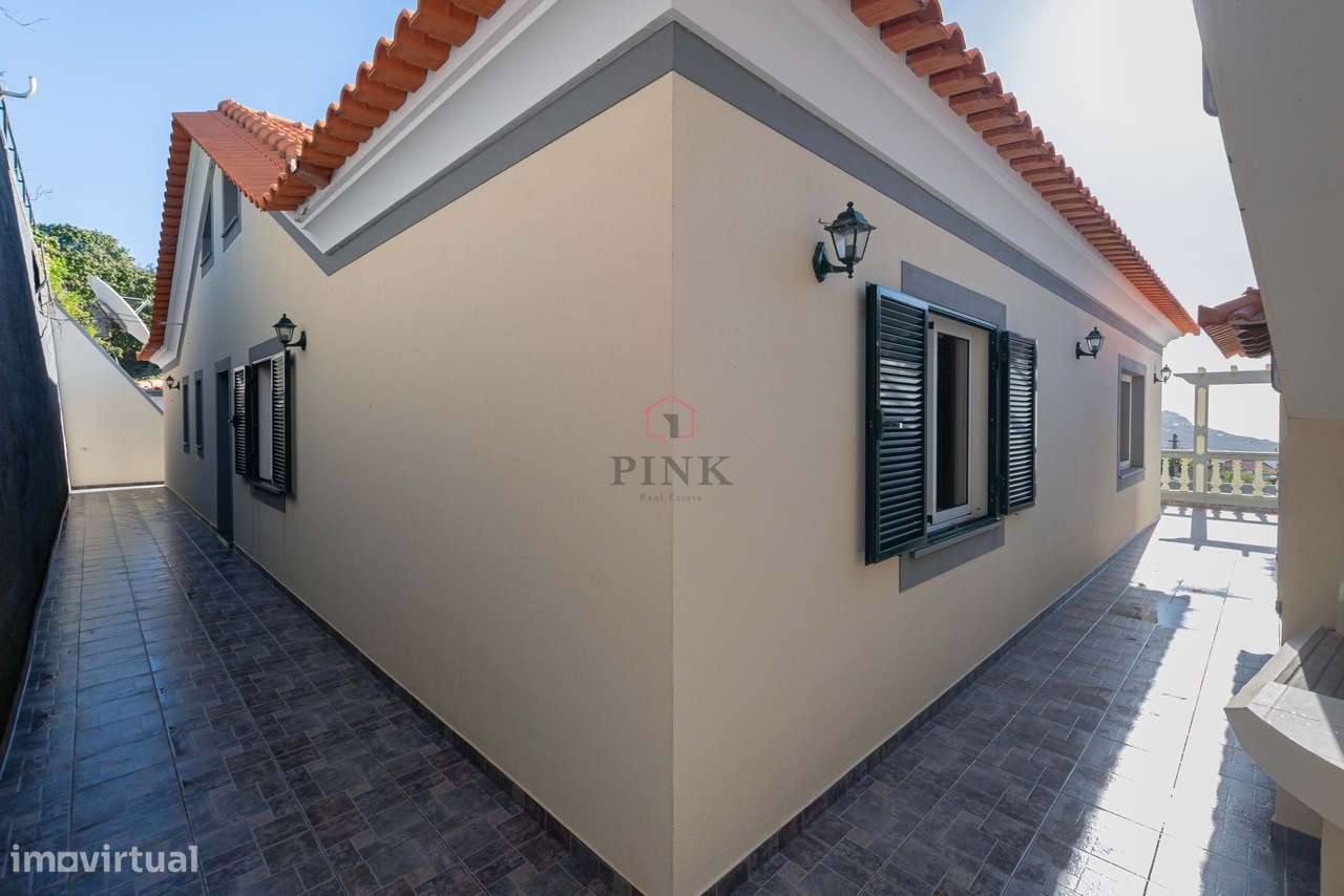 Calheta | Moradia T3 com Vista Mar e Terreno Extra-37