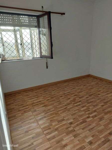 Moradia Bifamiliar com garagem em Rio Tinto Soutelo - Grande imagem: 4/12