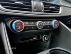 Alfa Romeo Giulia 2.0 Turbo Veloce Q4 - 10