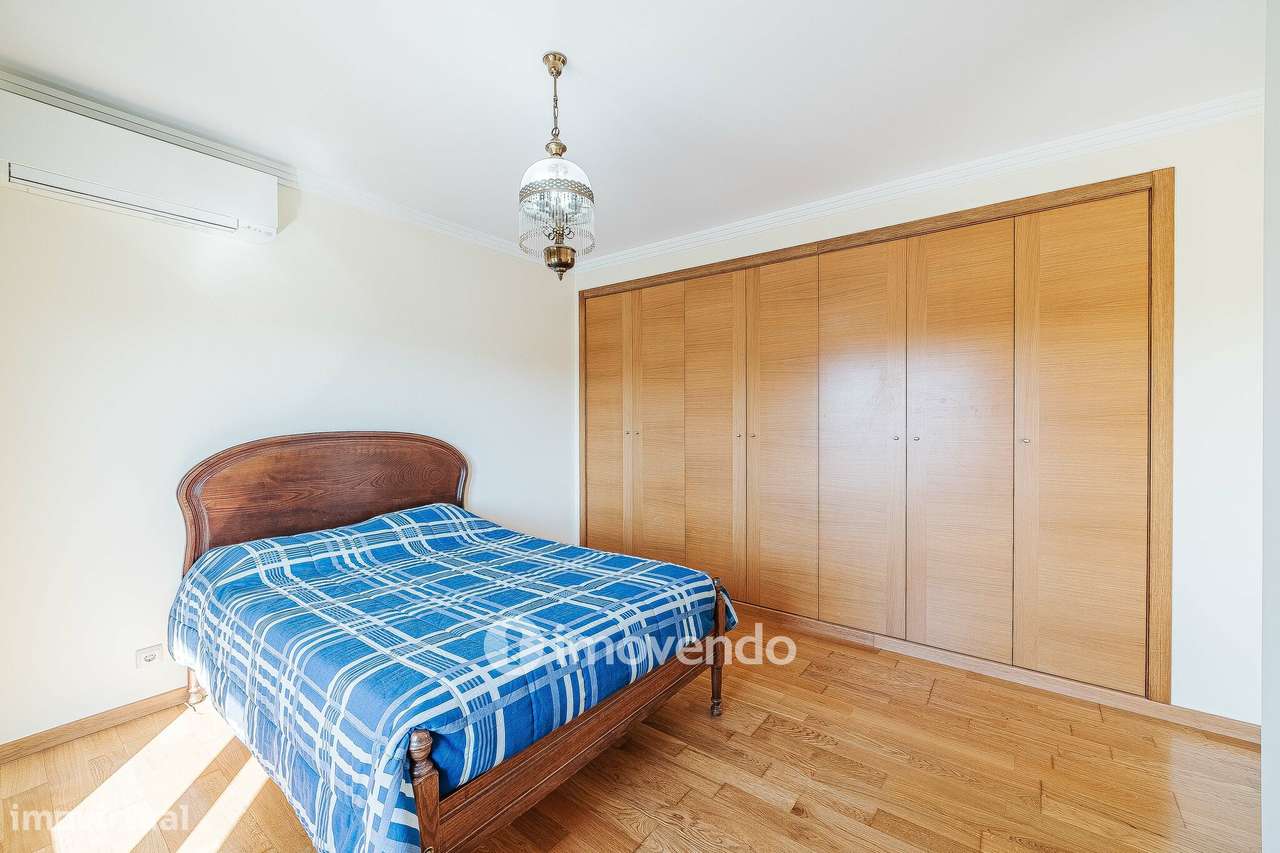 Moradia T4, com condomínio com piscina, em Almargem do Bispo-44