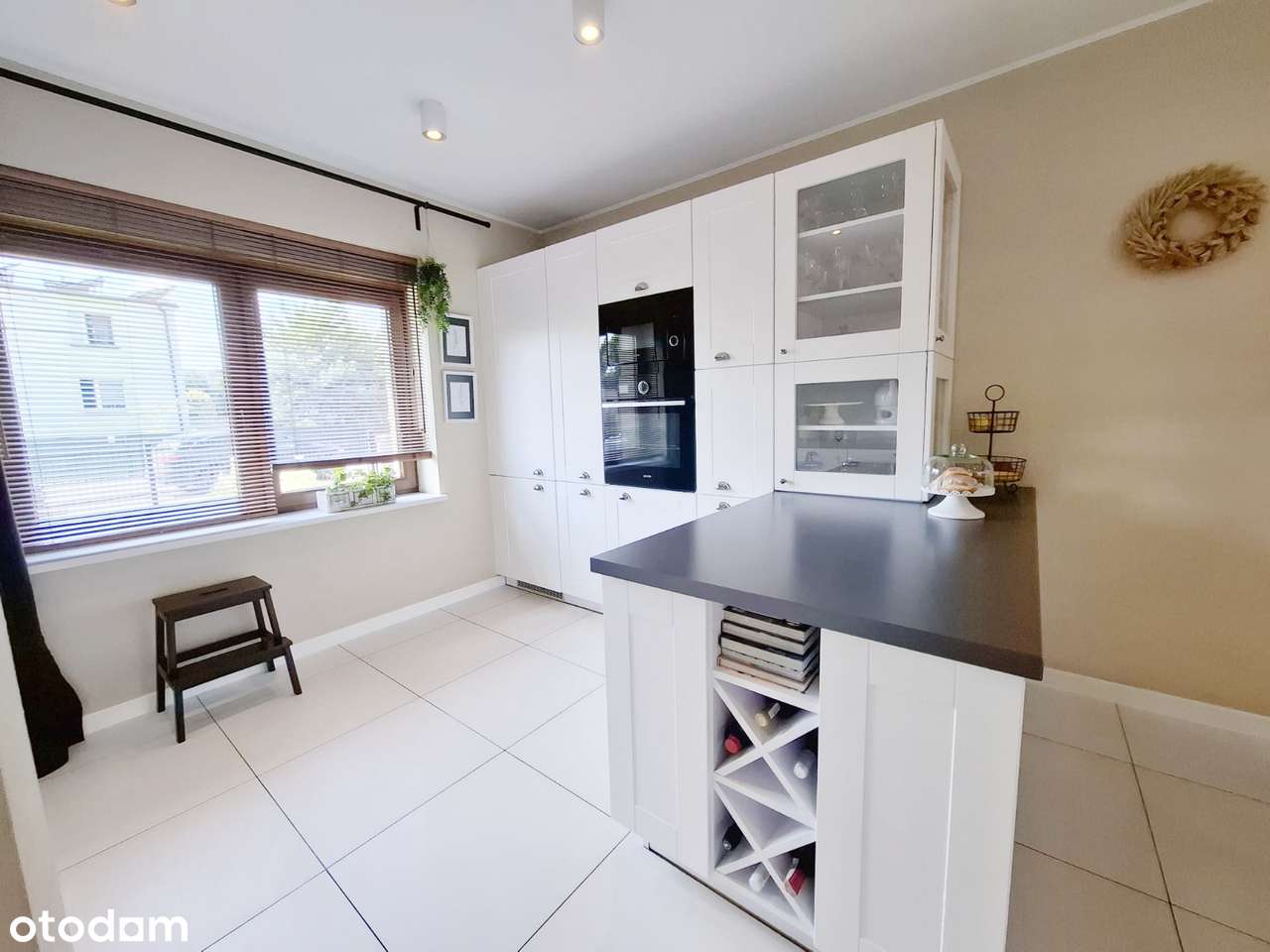 Przestronny dom z garażem w Świerklańcu-11