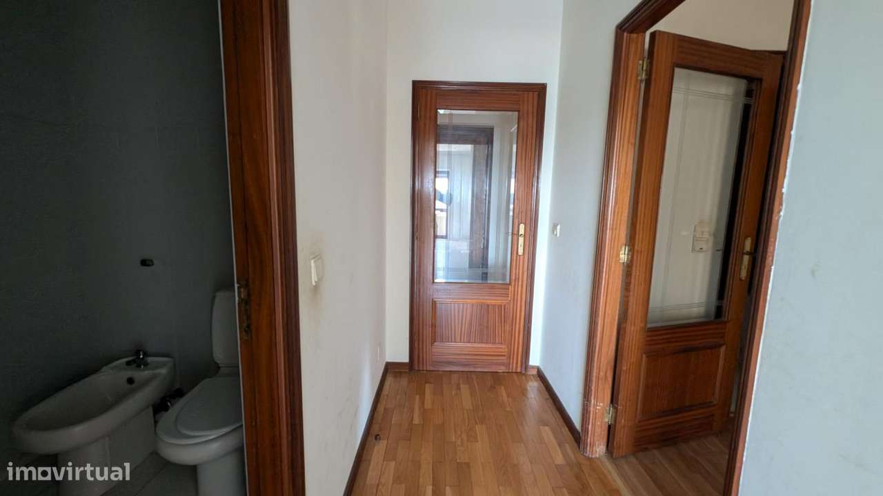 Excelente Apartamento T2 à venda na Maia-5