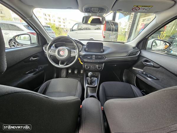 Fiat Tipo Station Wagon 1.3 M-Jet Lounge Tech J17 - 21