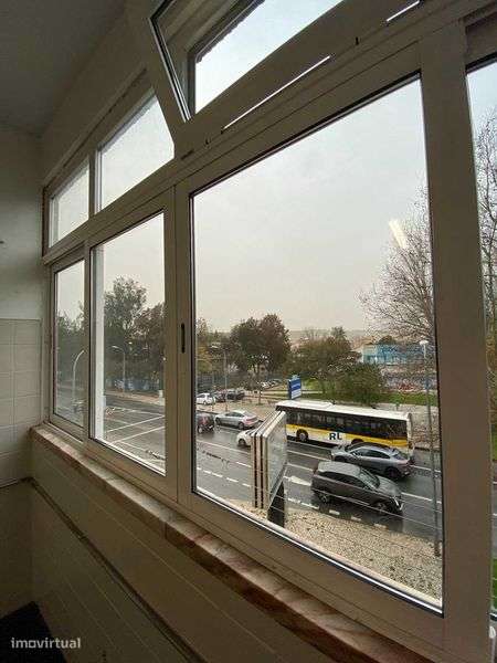 T2 a 800 metros do metro de Odivelas - Grande imagem: 4/9