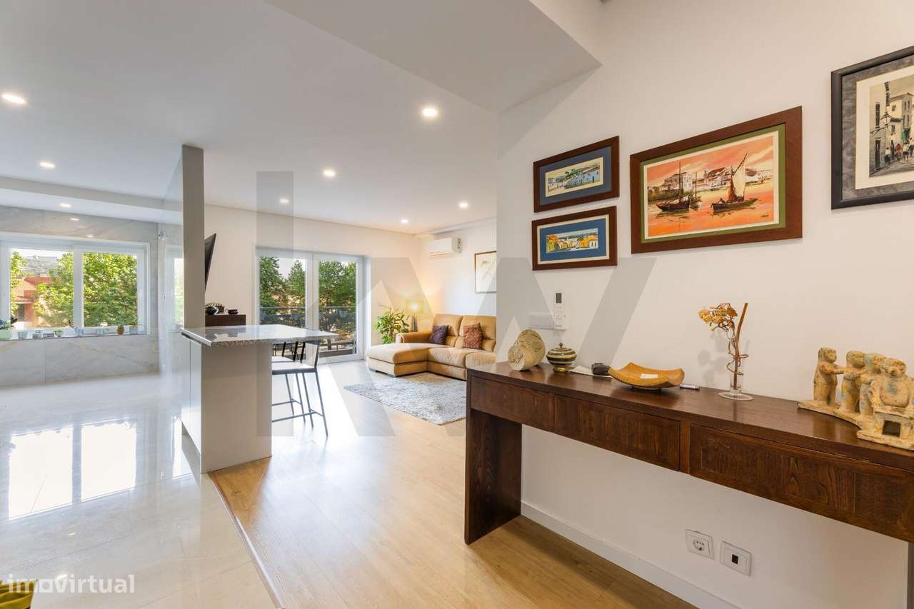 Apartamento T2 Remodelado Com Garagem Fechada Em Nogueiro E Tenoes Br