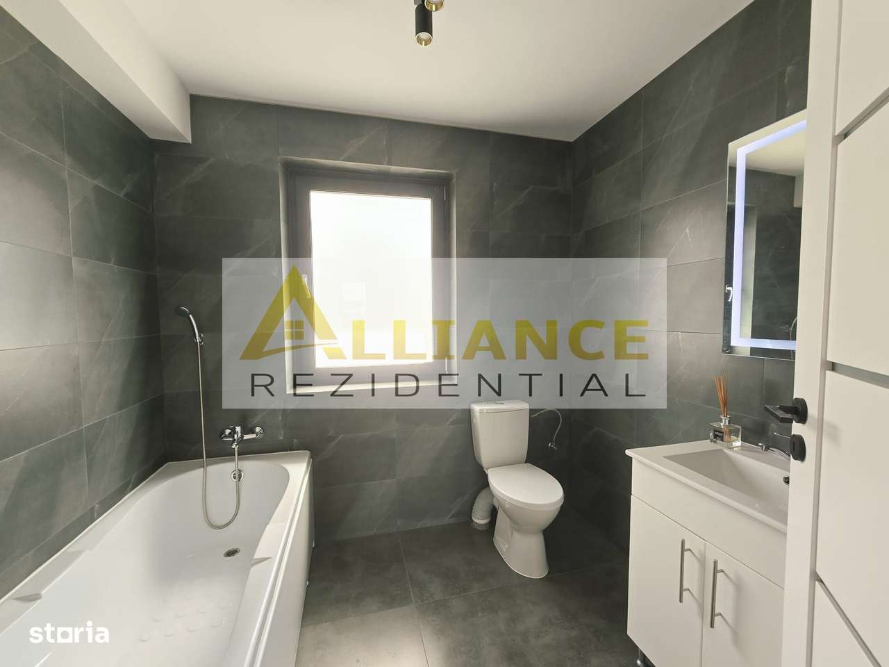 CASA INDIVIDUALA 4 CAMERE - TEREN 422 MP - COMUNA BERCENI-9