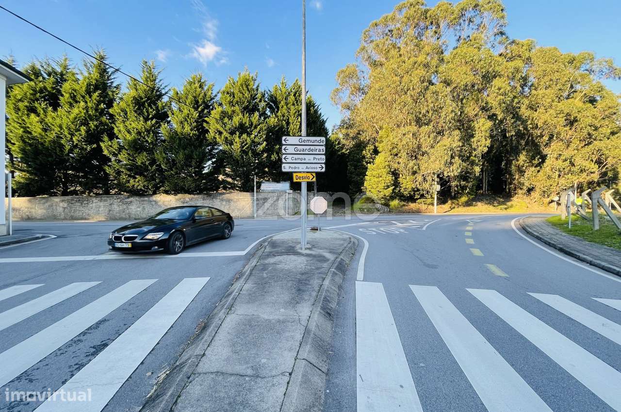 Terreno urbano em Castêlo da Maia - Maia - Grande imagem: 2/23