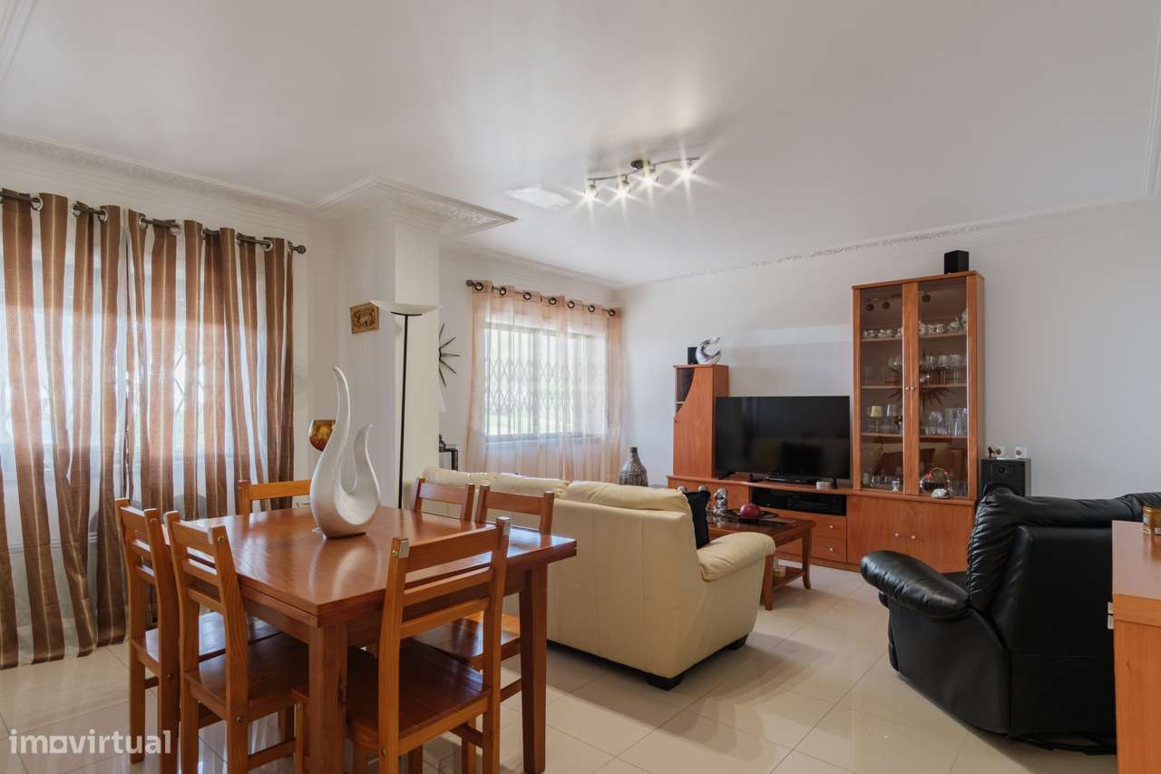 Apartamento T1 Remodelado em Massamá | Zona Central e com Elevador - Grande imagem: 5/15