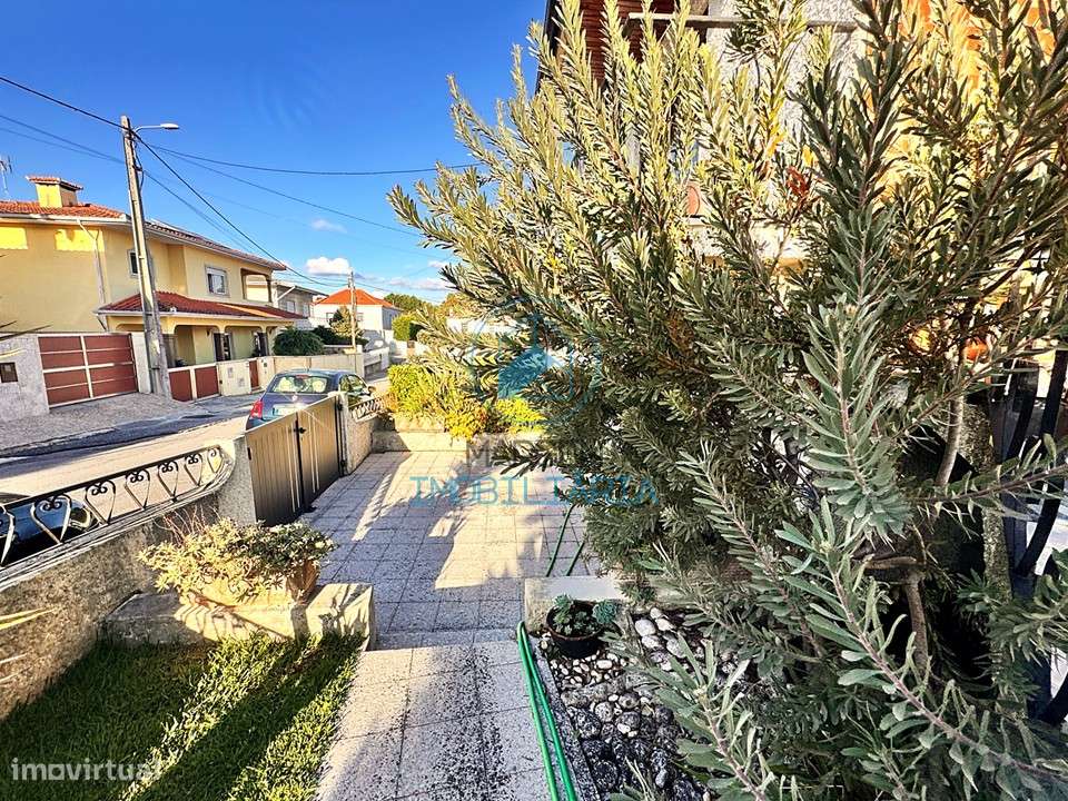 Moradia T3 com jardim e terreno | Lousado-9