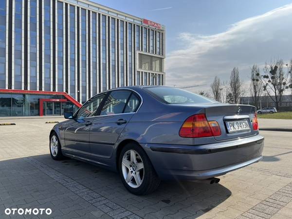 BMW Seria 3 320i - 7