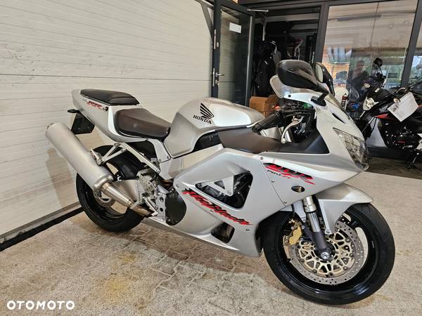 Honda CBR - 16