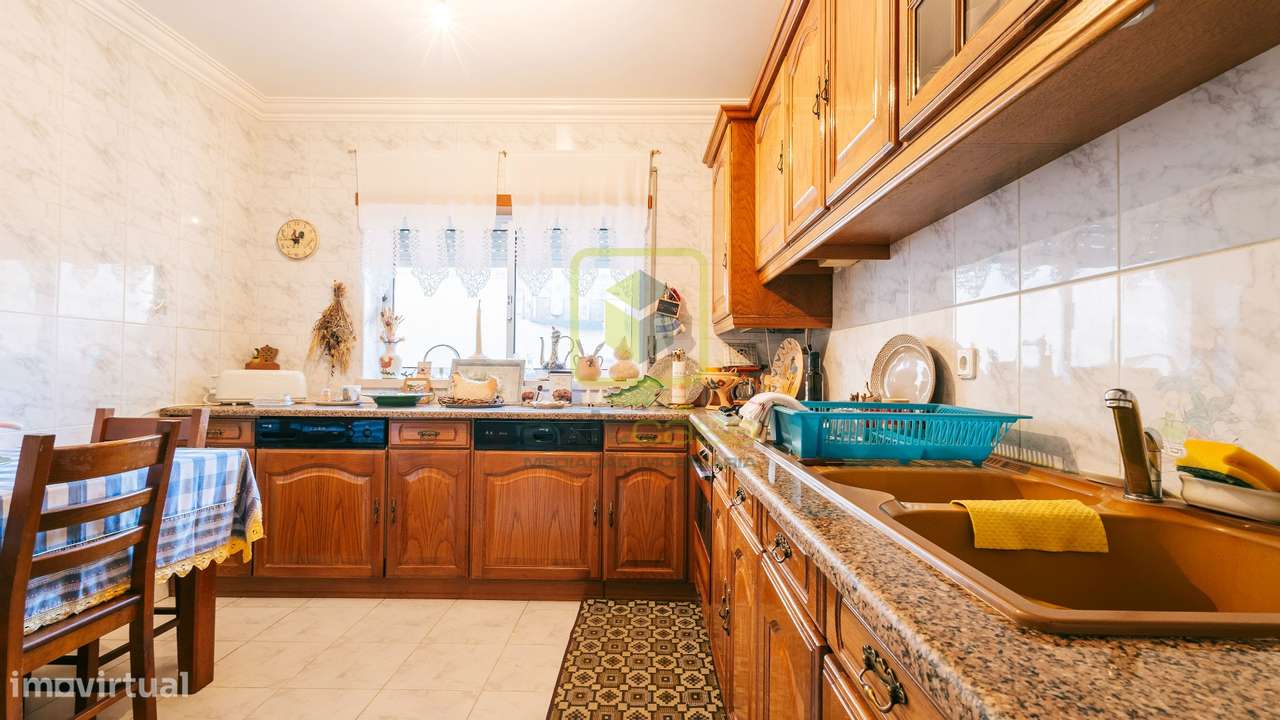 Moradia T3 Geminada-9