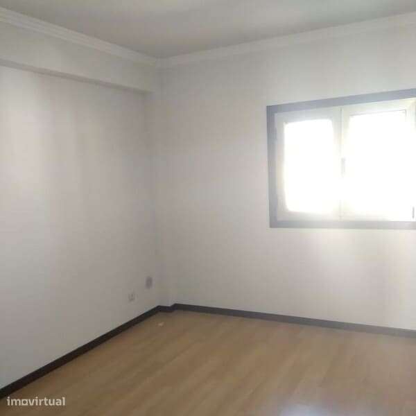 Excelente T2 com garagem!-16