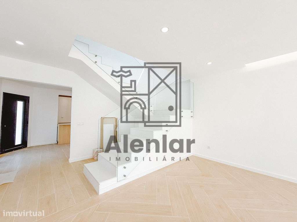 NOVA Moradia V4 a 800 metros da praia NOVA-31