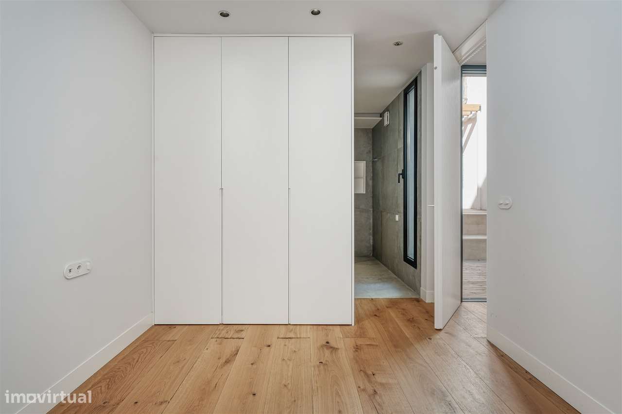 Apartamento T2 renovado, às portas de Alfama, Lisboa.-5