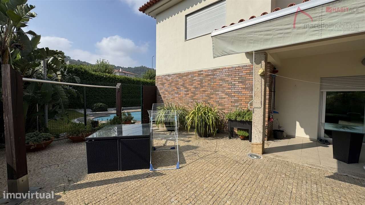 Moradia Isolada T3 com Piscina em Adaufe, Braga-50