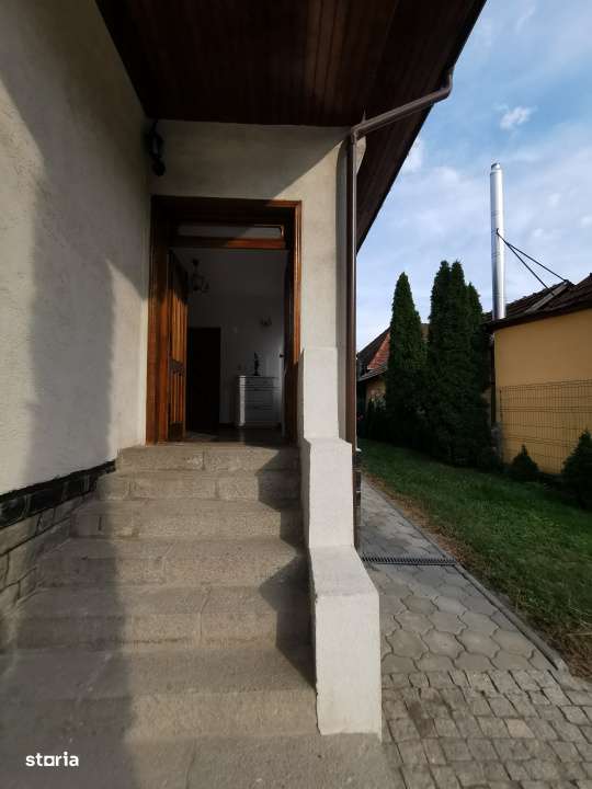 Casa individuala, complet renovata, pe Valea Draganului!-18