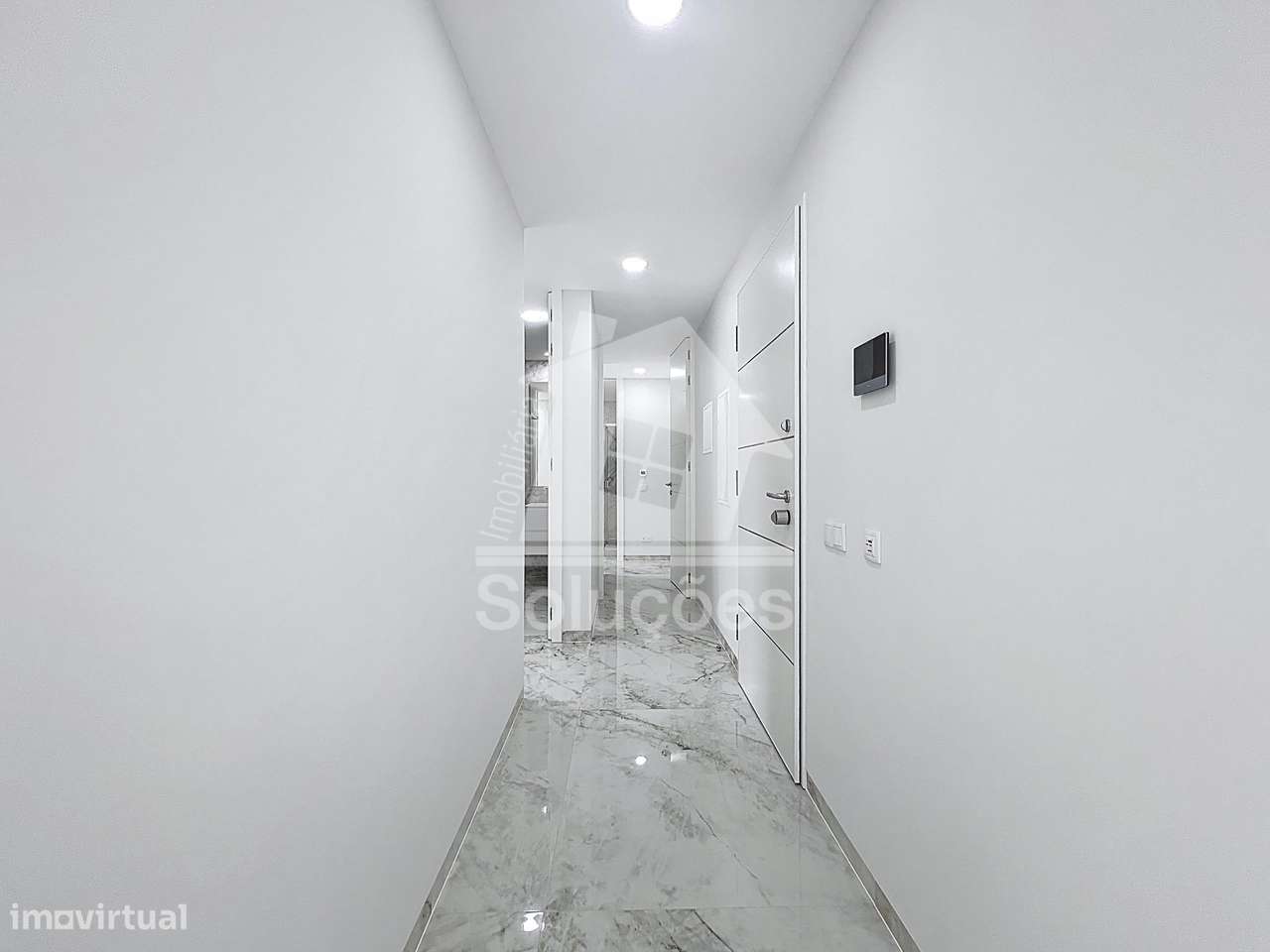Excelente Apartamento Novo e com Piscina em Lagos - Grande imagem: 5/19