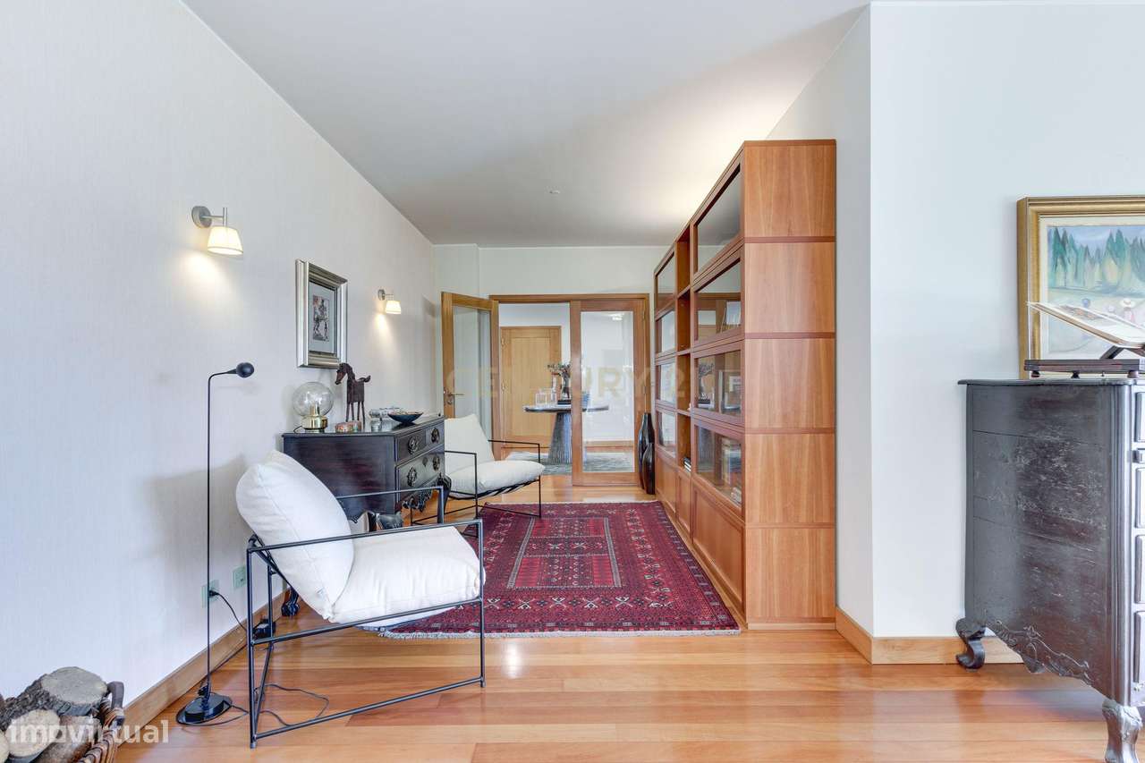 T4+1 na 1ª linha Condomínio fechado Parque das Conchas-22