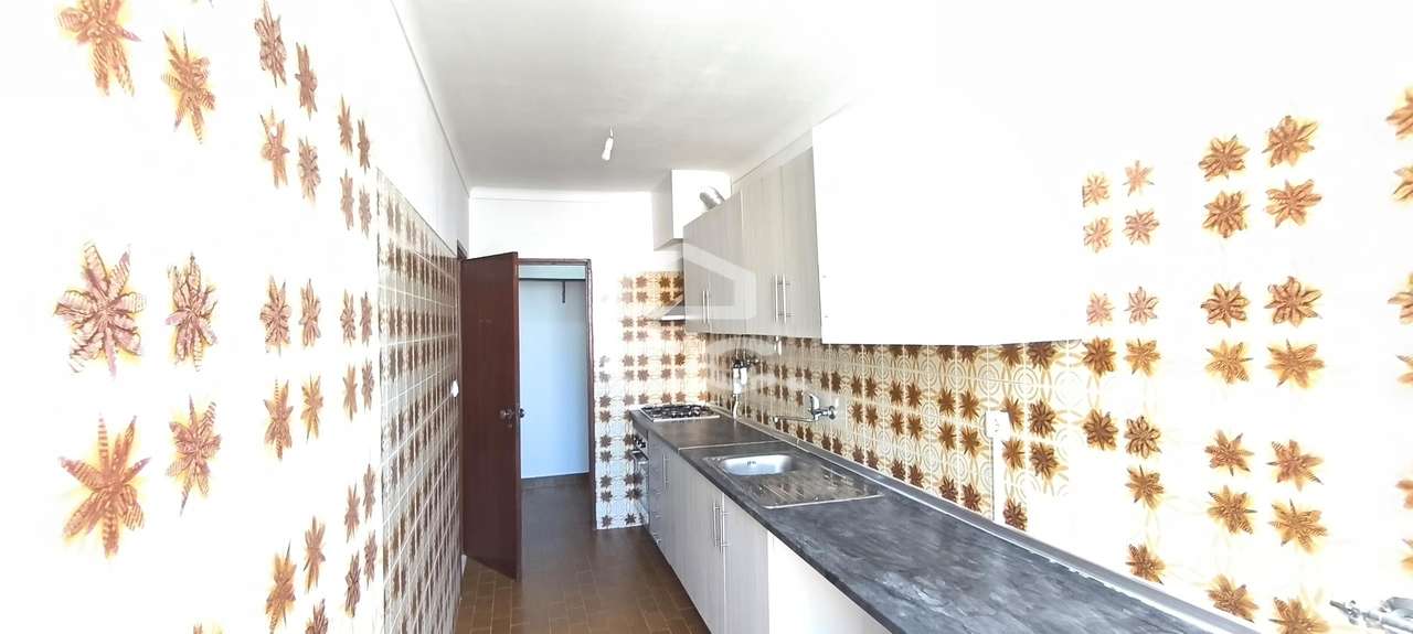 Apartamento T2 em Benavente com cozinha equipada-6