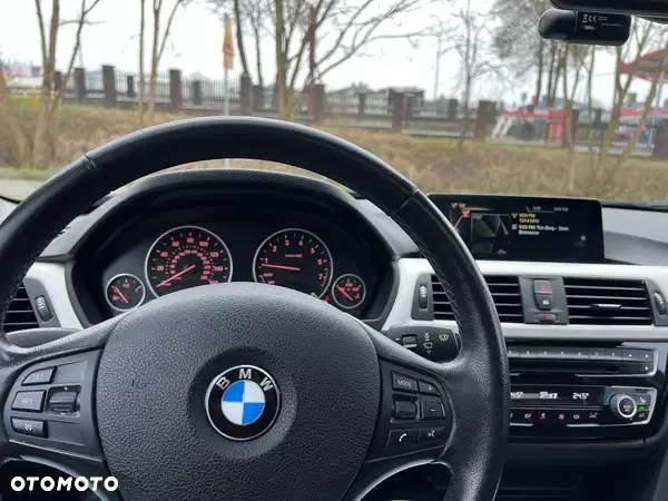 BMW Seria 3 320i xDrive Luxury Line - 13