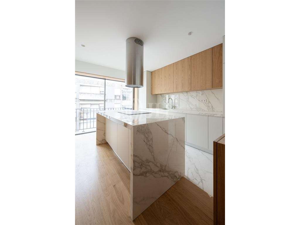 Apartamento T3 Duplex com Varanda Camões 800 - Grande imagem: 5/46