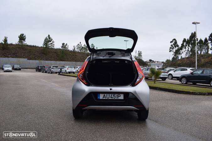 Toyota Aygo 1.0 X-Play Plus - 14