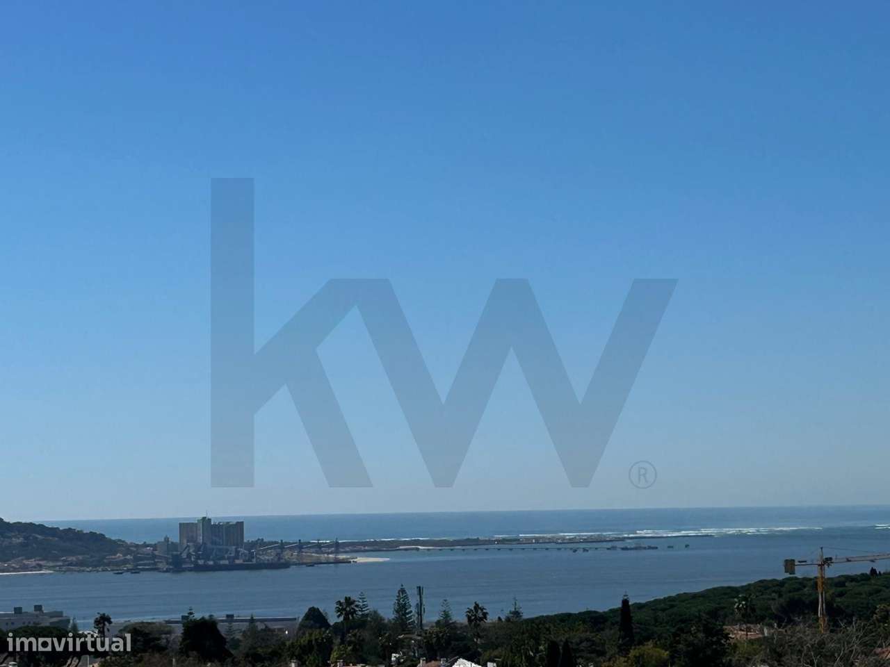 T2  Mobilado com Vista Mar, Varandas orientadas a SUL, Elevadores  e G - Grande imagem: 3/33