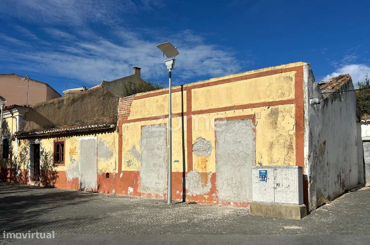 Prédio devoluto - Zona ARU em Grândola - Grande imagem: 3/12