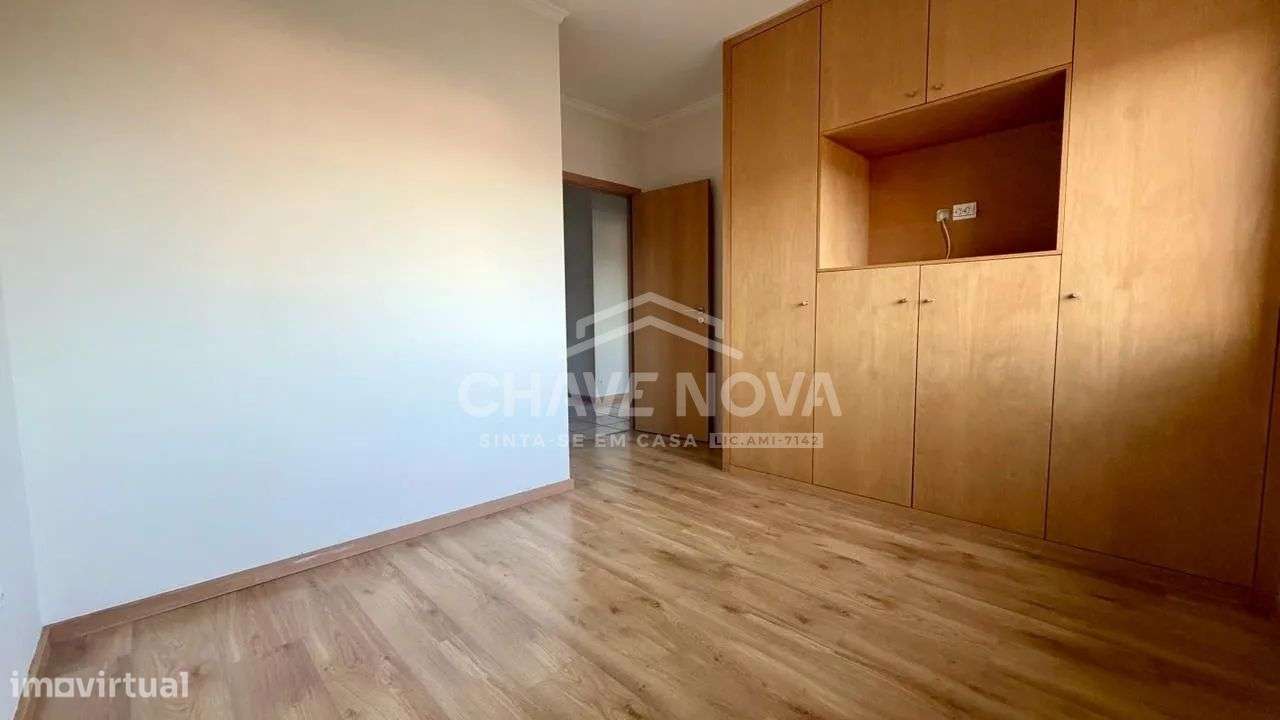 Apartamento T1 com varanda e garagem no Centro de Ermesinde - Grande imagem: 5/12