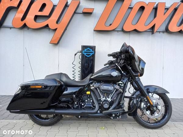 Harley-Davidson Touring Street Glide - 2