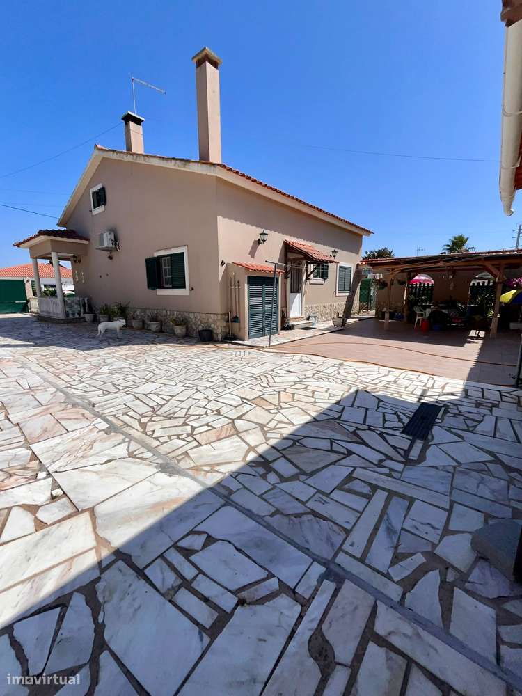 Moradia T2+1 com piscina em Salvaterra De Magos.-26