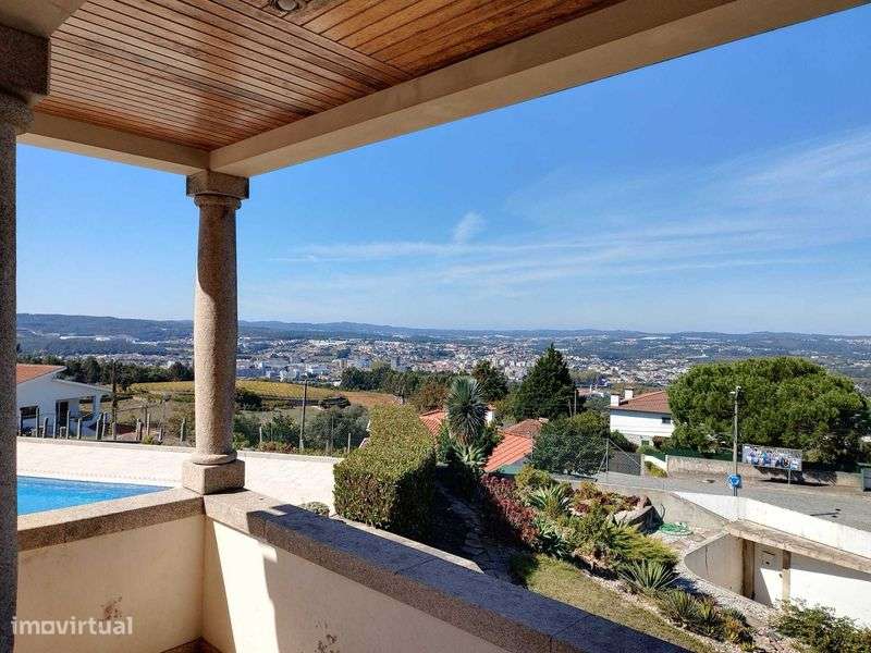 Moradia T3 com Vista Panorâmica sobre Santo Tirso-3