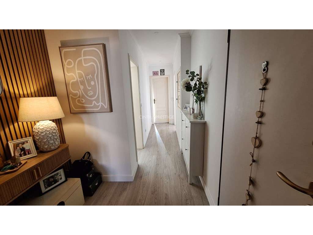 Apartamento T2 Totalmente Remodelado - Portela de Sintra - Grande imagem: 3/20
