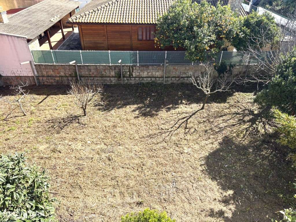 MORADIA PARA RECONSTRUÇÃO - GRANDE POTENCIAL DE VALORIZAÇÃO

Rua ...-37