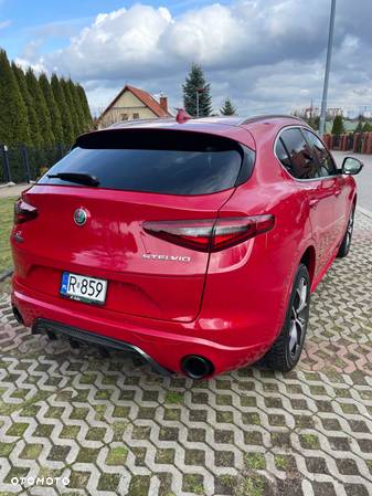 Alfa Romeo Stelvio 2.0 Turbo 16V AT8-Q4 Ti - 14