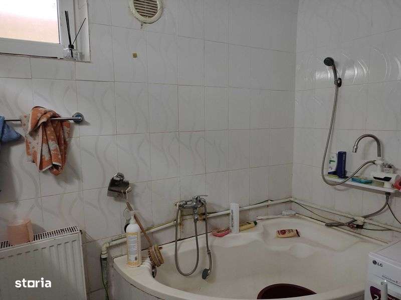 Schimb complex de case cu apartament 3 camere in Rosiori de Vede - Imagine principală: 5/8