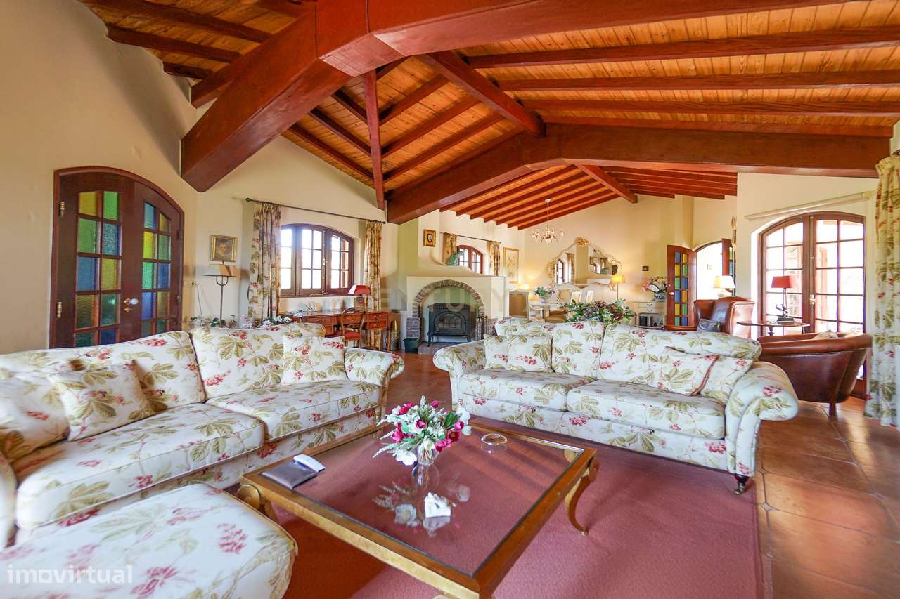 Moradia T5 com piscina, terraços, sauna,adega,arrúmos, jardim,garagens - Grande imagem: 3/51