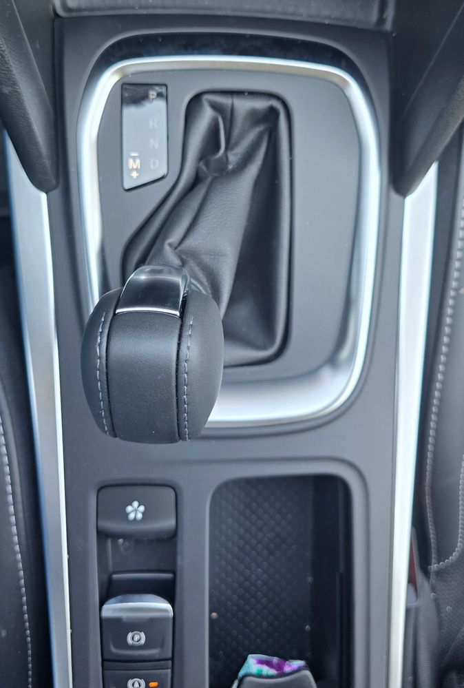 Renault Megane TCE 140 EDC Techno