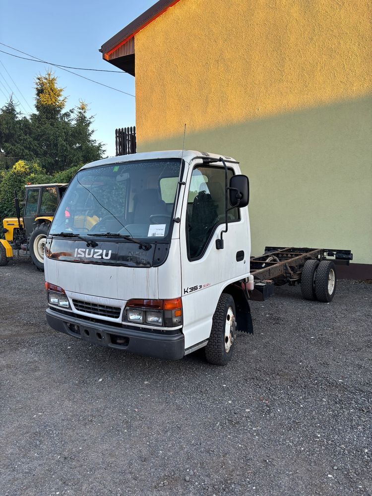 Isuzu NKR 2003