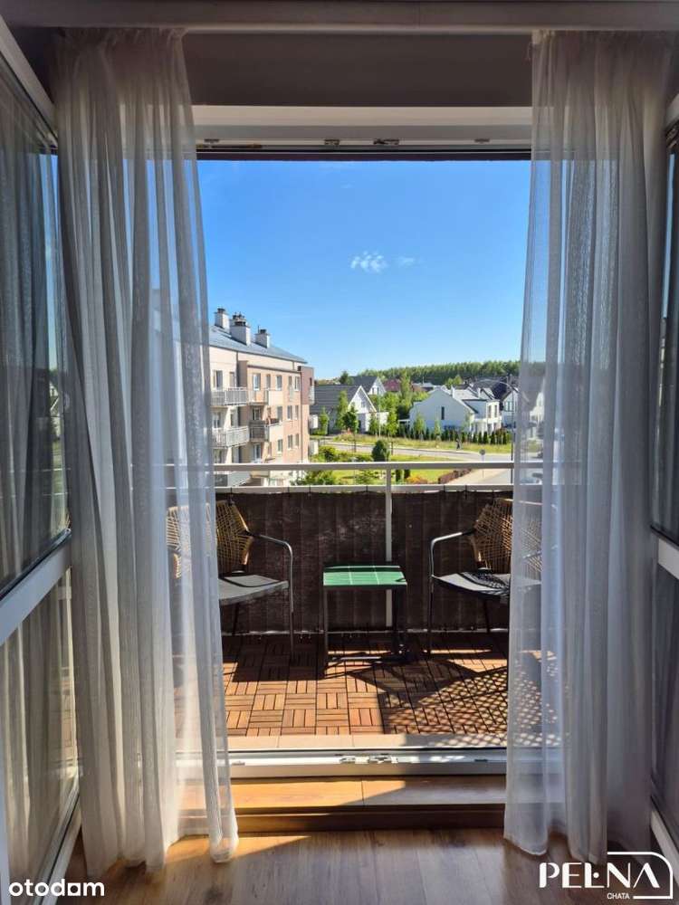 Słoneczne mieszkanie czteropokojowe w świetnej lok-16