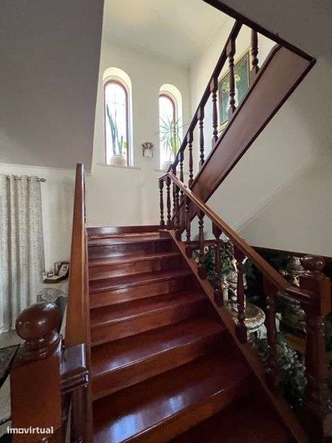 Excelente Moradia c/Piscina, Ringue desportivo, Garagem-29