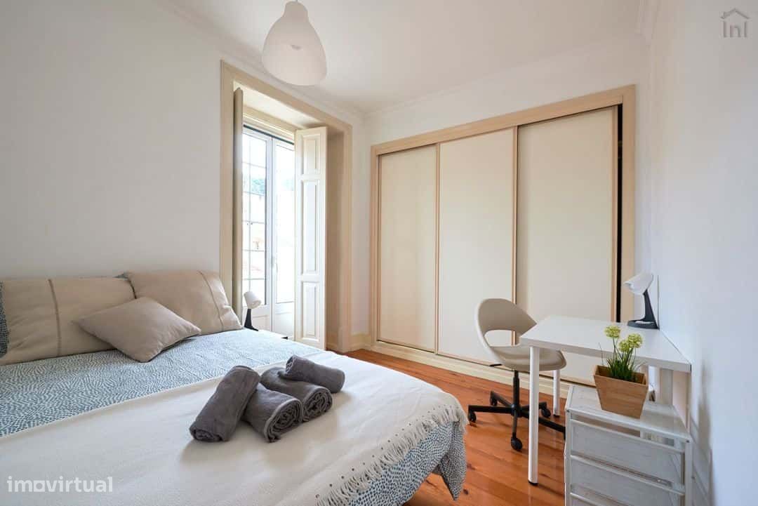 Luminous double bedroom in Avenida - Room 1