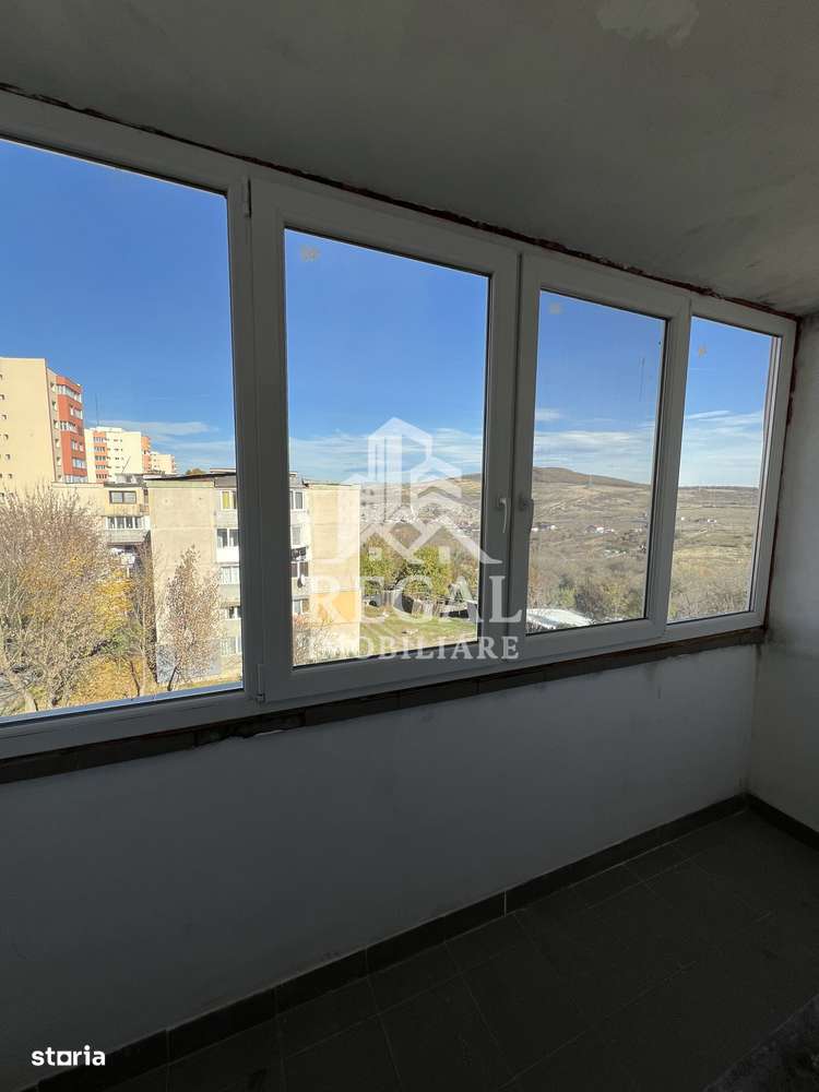 Apartament 3 camere de vânzare – Micro 7 - Imagine principală: 2/8