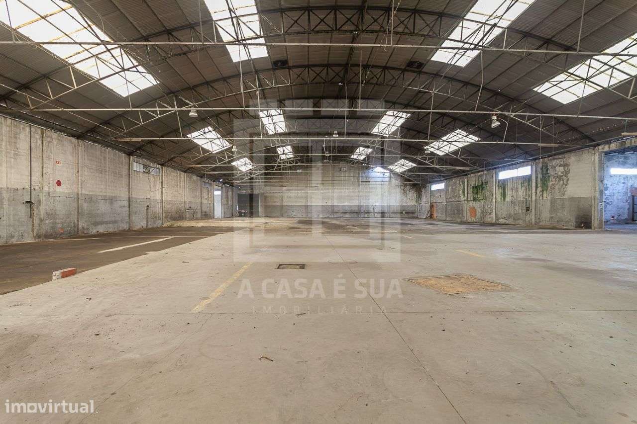 Armazém com área coberta de 4.001 m2 em Cortegaça - Grande imagem: 3/8