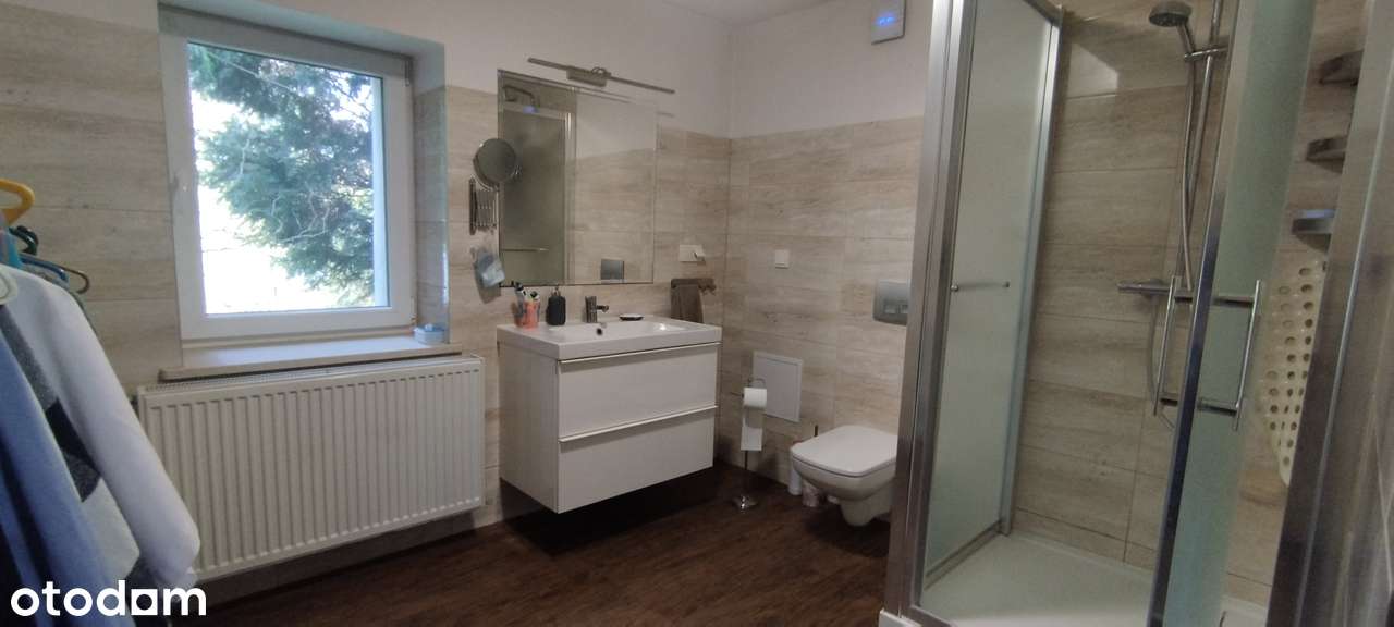 Przestronny z zadbanymi wnętrzami + zabudowania-5