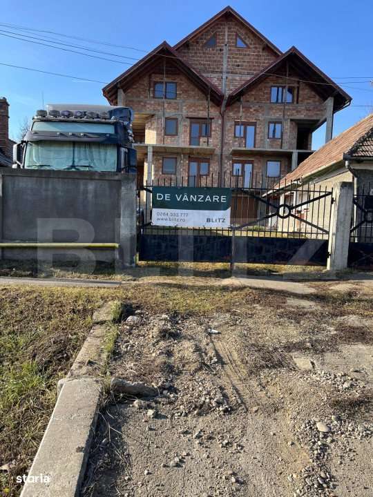 Duplex la rosu in Luna, langa Campia Turzii - Imagine principală: 1/19