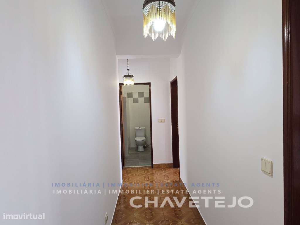 Apartamento T2 com garagem dupla e vista para o Castelo de Tomar-13